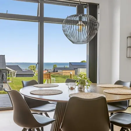 Heidie - 600m From The Sea By Interhome