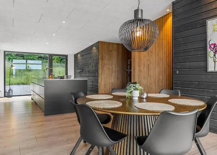 Holiday home Heidie - 600m From The Sea By Interhome